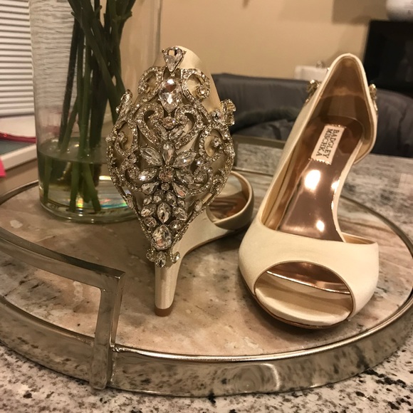 Badgley Mischka Shoes - Badgley Mischka Collection